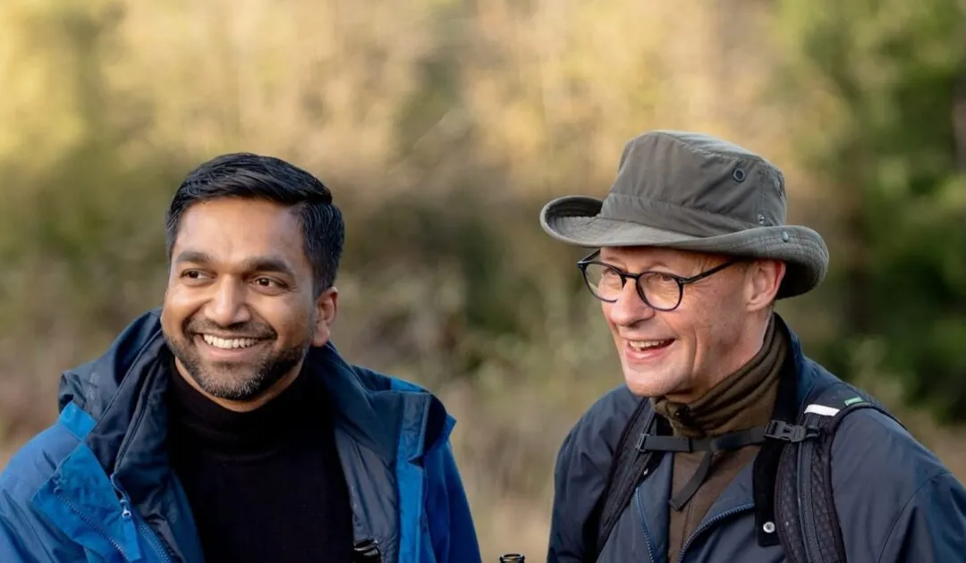 Hero-Bild: Friedrich Merz, Jacqueline Bila und Ralf-Paul Bittner bei der Baumpflanz-Challenge 25