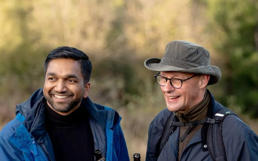 Hero-Bild: Friedrich Merz, Jacqueline Bila und Ralf-Paul Bittner bei der Baumpflanz-Challenge 25
